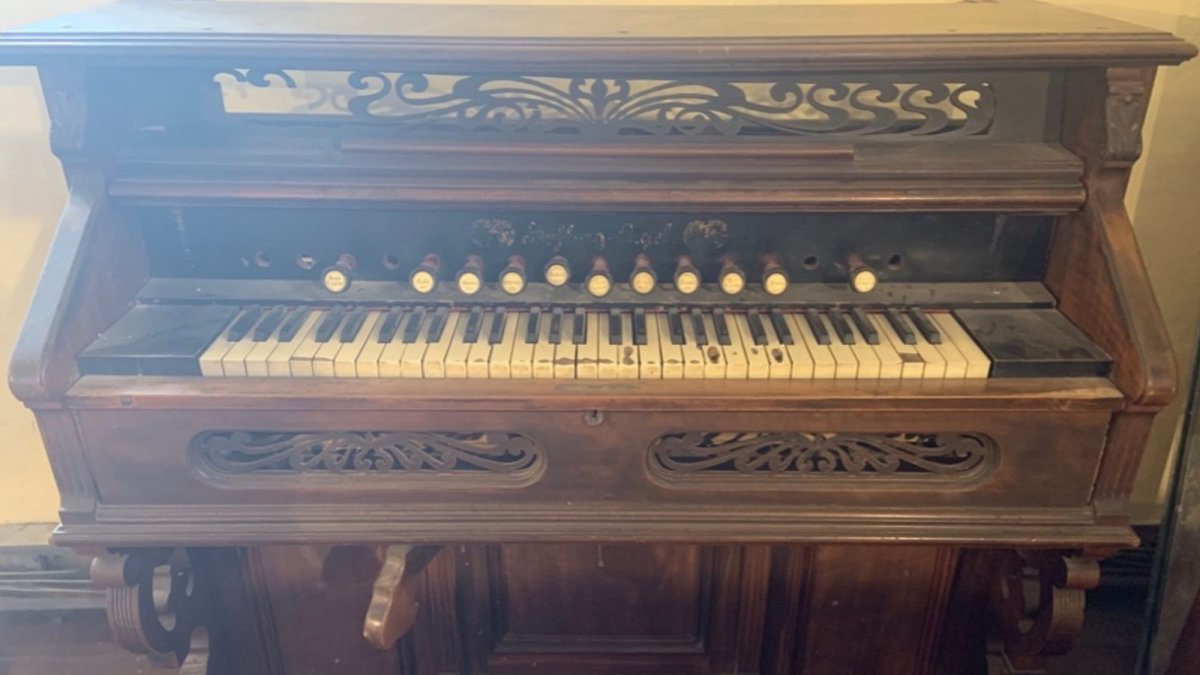 El histórico órgano traído por el pianista alemán Albert Herrmann a fines del siglo XIX aún permanece en el coro de la Capilla de Cantuña