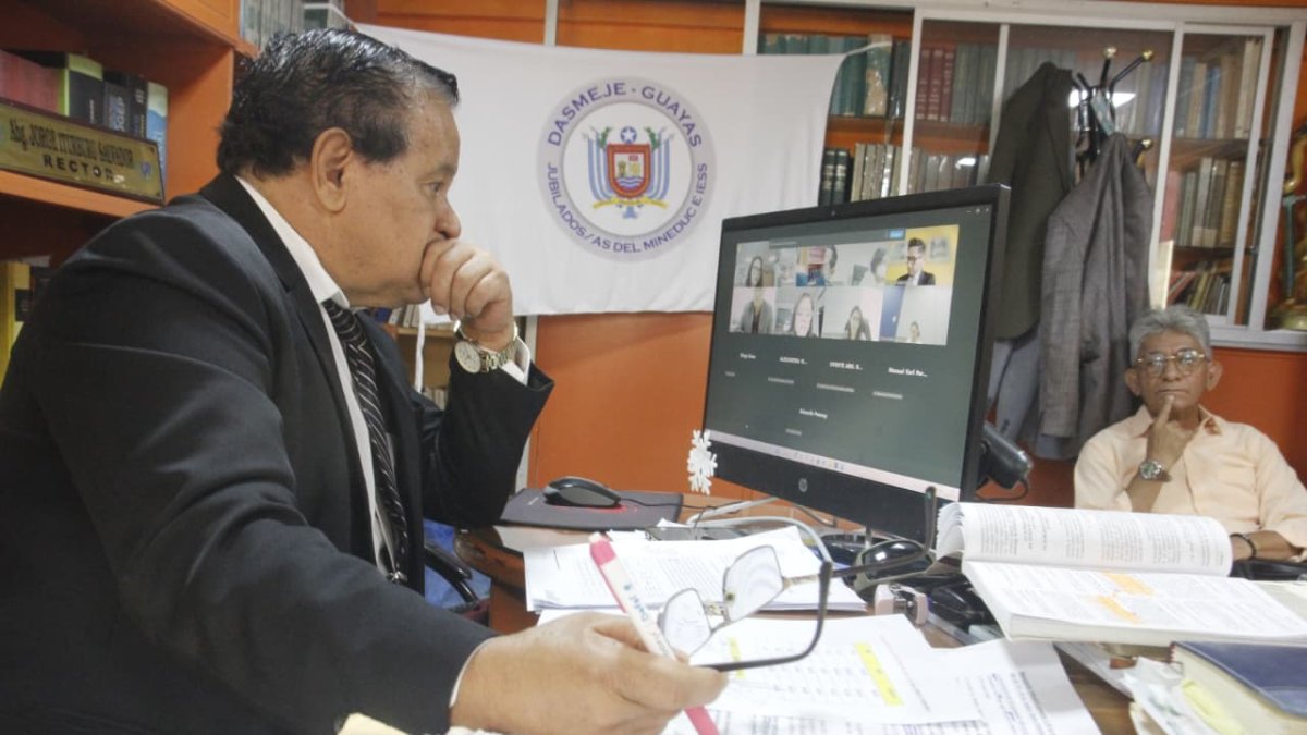El abogado Jorge Iturburu en la reinstalación de la audiencia por la acción de protección por el atraso en la devolución del IVA.