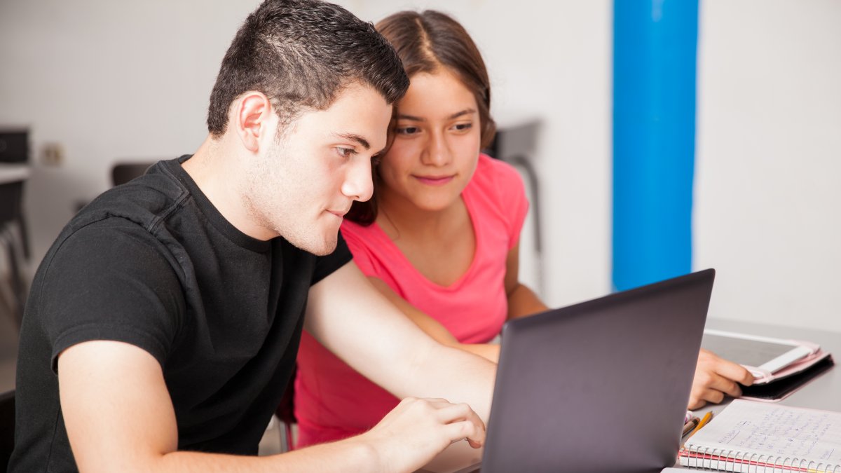 Los recursos pueden ser utilizados para cubrir gastos relacionados con la educación y también compra de equipos tecnológicos.