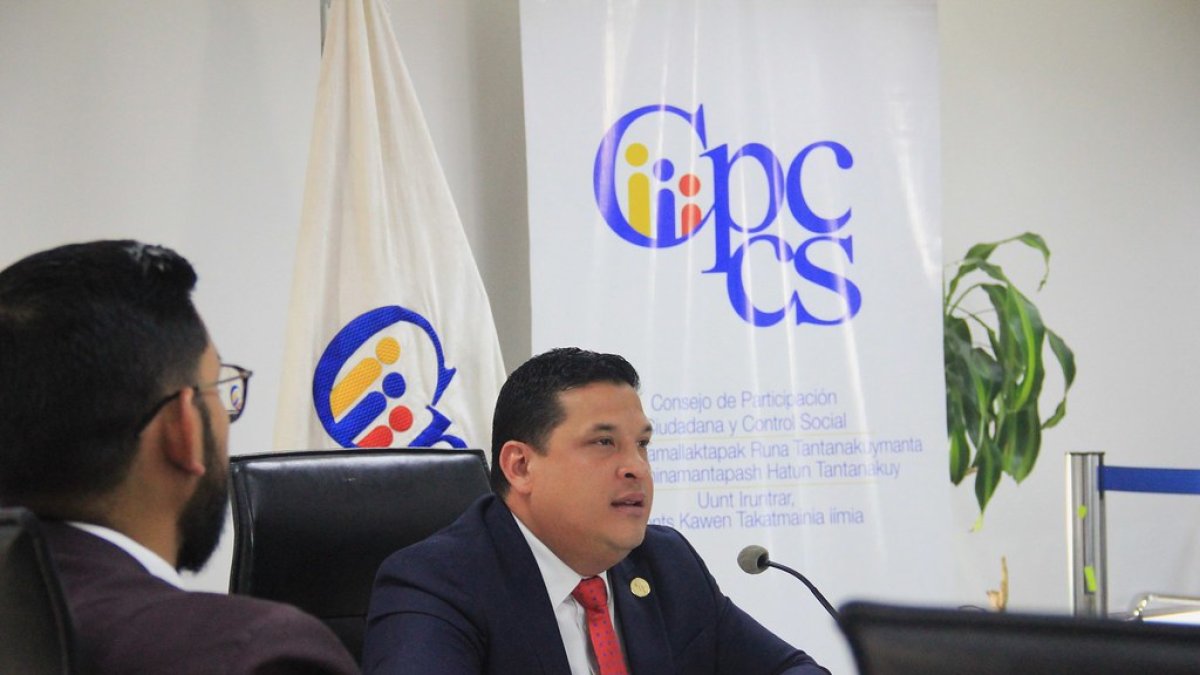 Alembert Vera fue destituido del CPCCS por la Corte Constitucional.