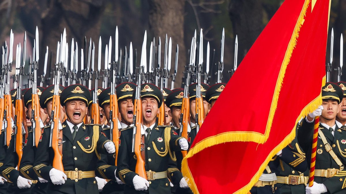 Fotografía de archivo de soldados chinos durante un desfile.