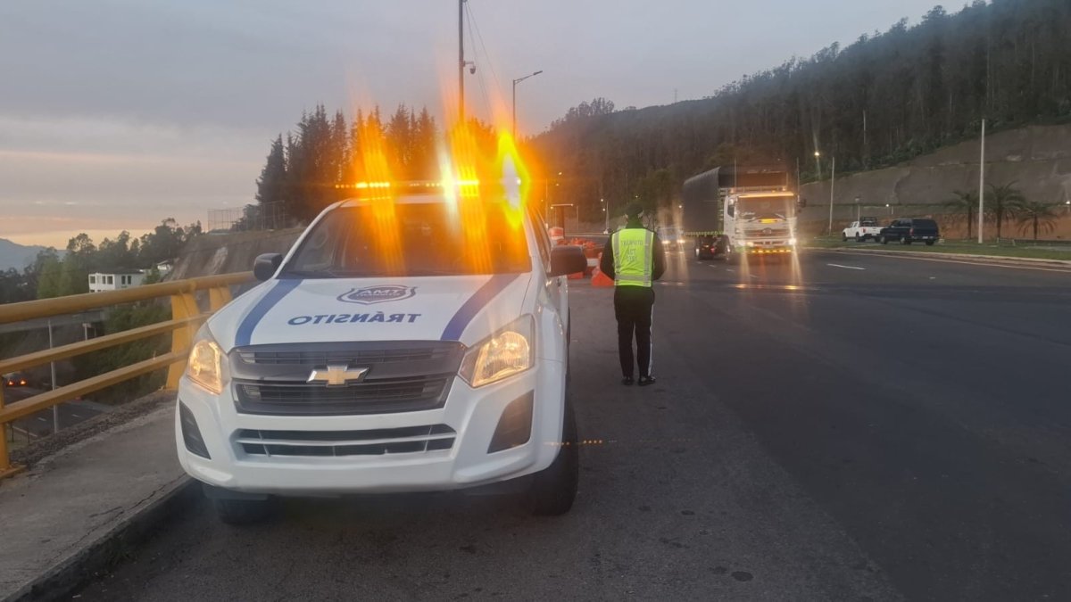 Operativos en Quito revelaron a tres conductores profesionales manejando bajo efectos del alcohol.