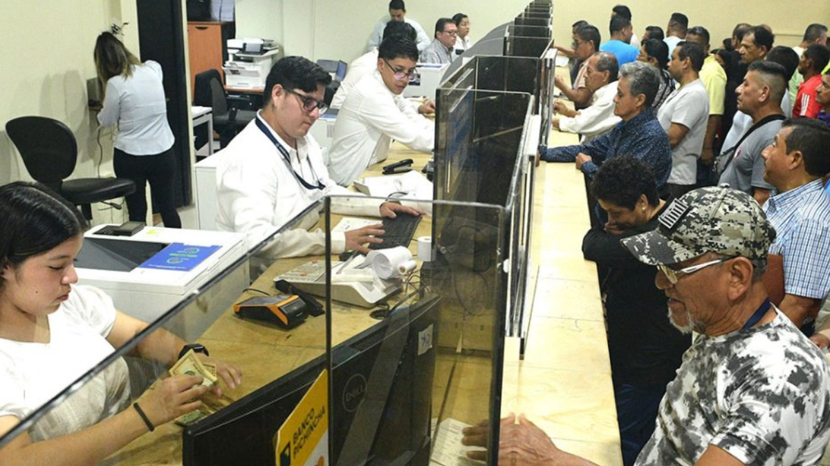 El Concejo Municipal de Guayaquil ratificó el congelamiento del impuesto predial para 2026 y 2027, una resolución encabezada por la vicealcaldesa Tatiana Coronel.