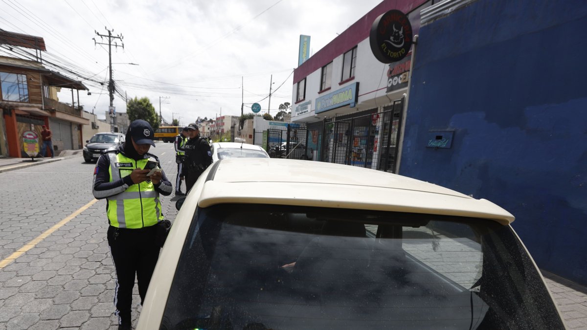 La AMT realizó 128 operativos durante el feriado por las fiestas de Quito.