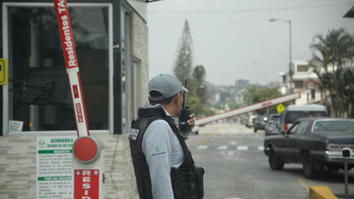 Unidades de Criminalística y la Unase llegaron al sitio para iniciar las investigaciones del secuestro ocurrido en la madrugada.