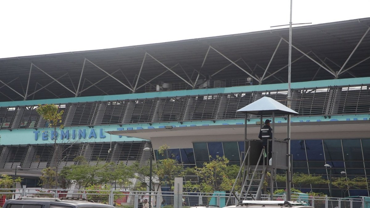 Zona de parqueos de la Terminal Terrestre de Guayaquil Jaime Roldós Aguilera, en el norte de la ciudad.
