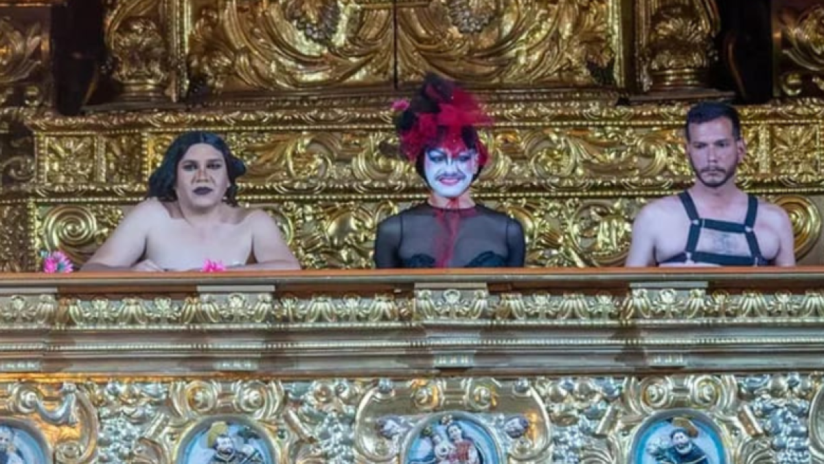 La obra drag 'Aristócratas' se llevó a cabo en la capilla del Museo de la Ciudad.