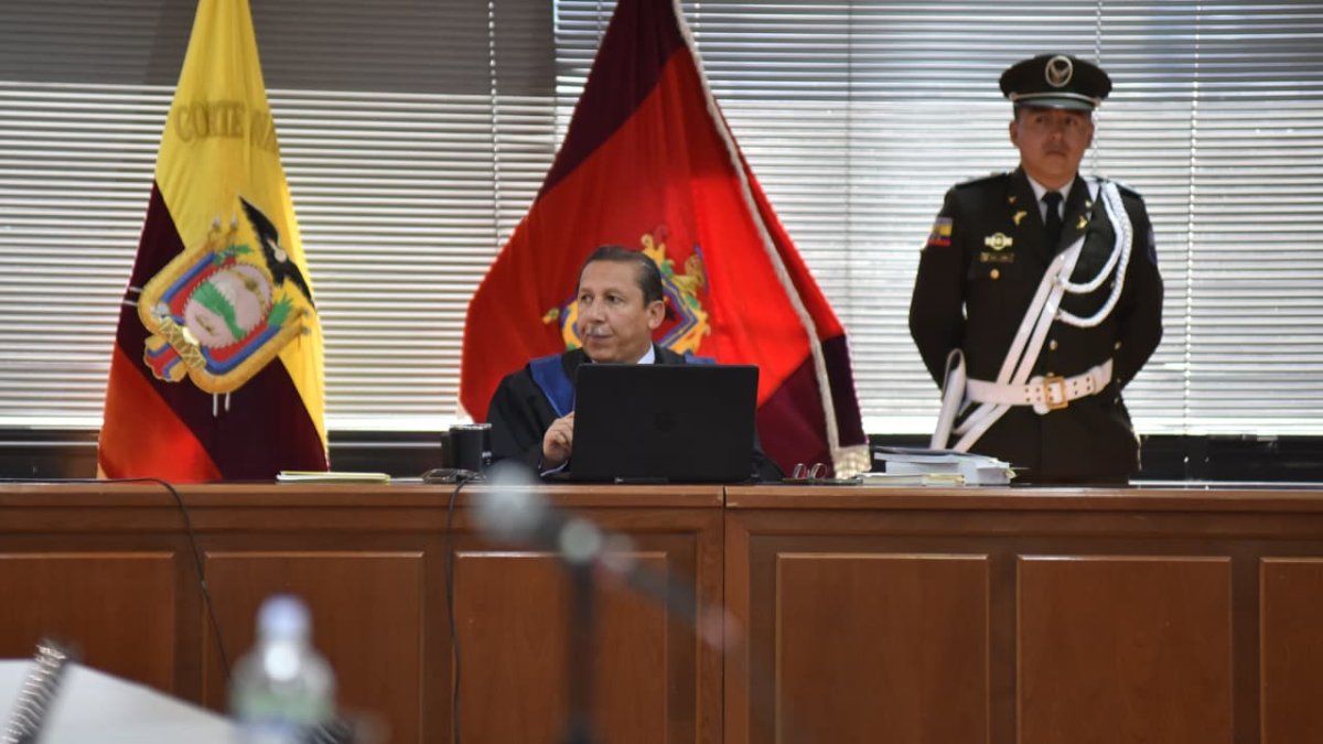 El conjuez nacional Olavo Hernández llamó a 21 de los 24 procesados a juicio.