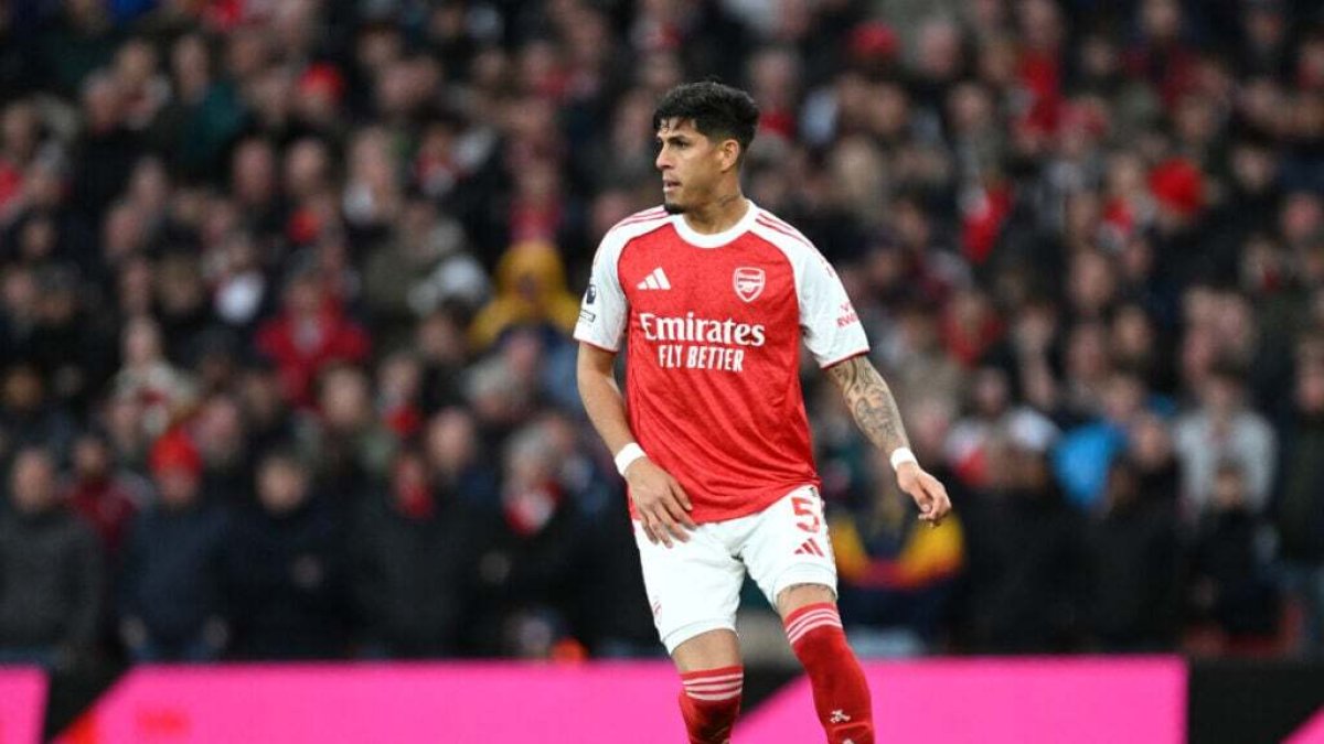 Piero Hincapié será titular en la zaga de Arsenal.