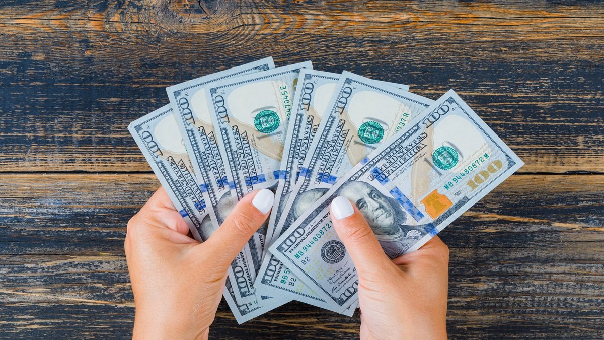 El salario básico unificado actual es de $470, en Ecuador.