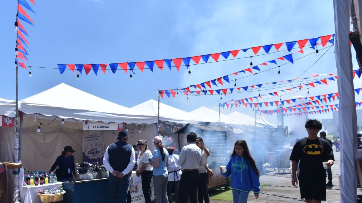 La Sal Quiteña se realizó en el Parque Bicentenario y participaron 56 establecimientos comerciales.