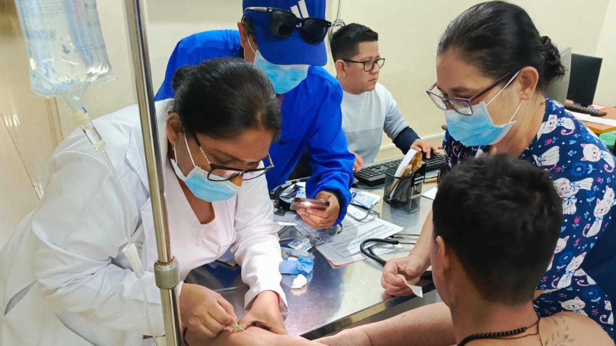 El caso de intoxicación masiva desbordó la capacidad de atención médica en Playas.