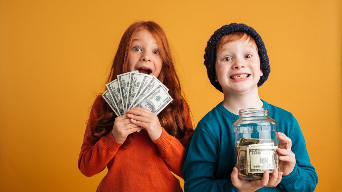 Aprender sobre dinero desde pequeños crea hábitos para toda la vida