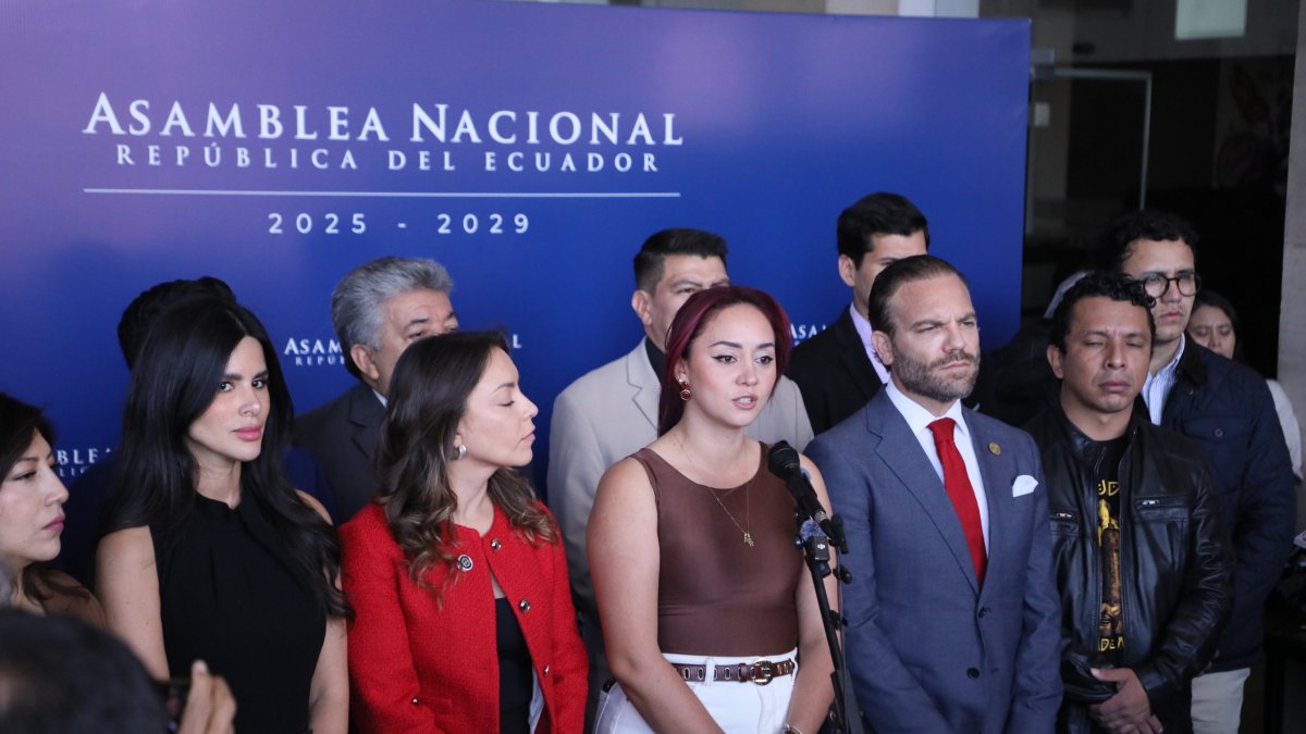 Bancada ADN arremete contra Juan González y anuncia denuncias por calumnias y presunto cobro de diezmos.