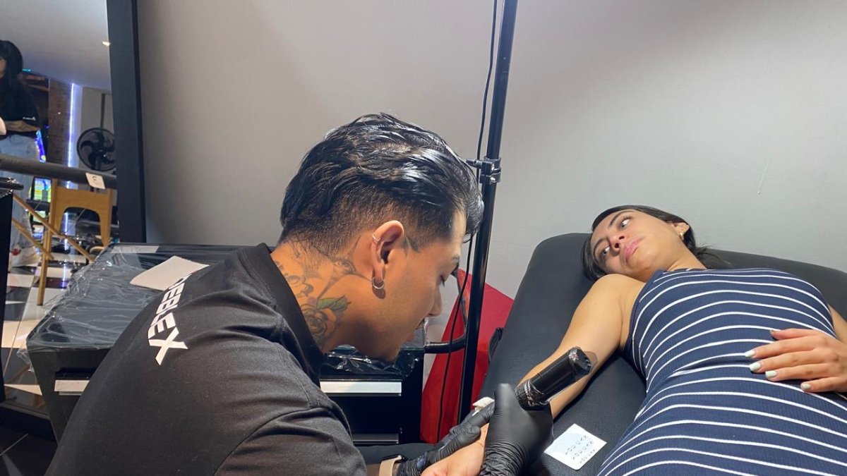 Quienes participen podrán realizarse flash tattoos de cinco centímetros a cargo de econocidos tatuadores nacionales y extranjeros.