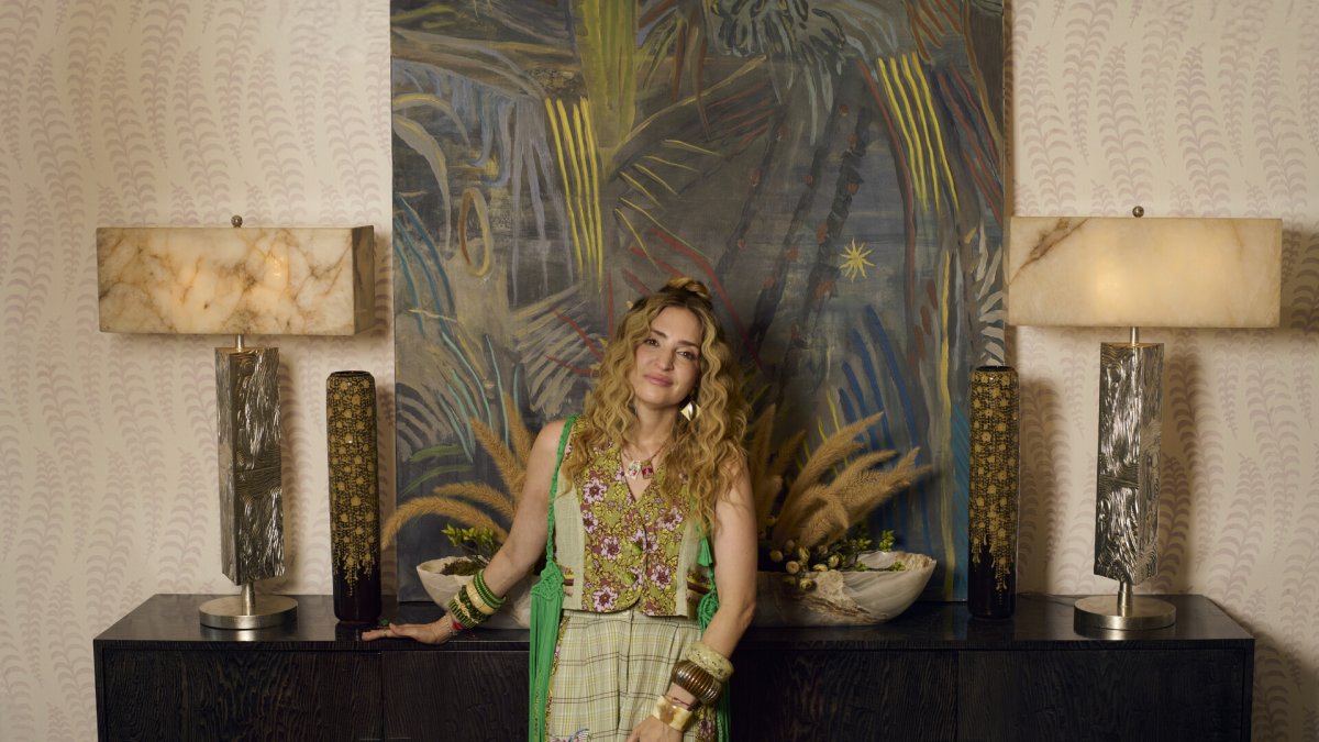 La cantante Mirella Cesa interpreta villancicos en temporada festiva.