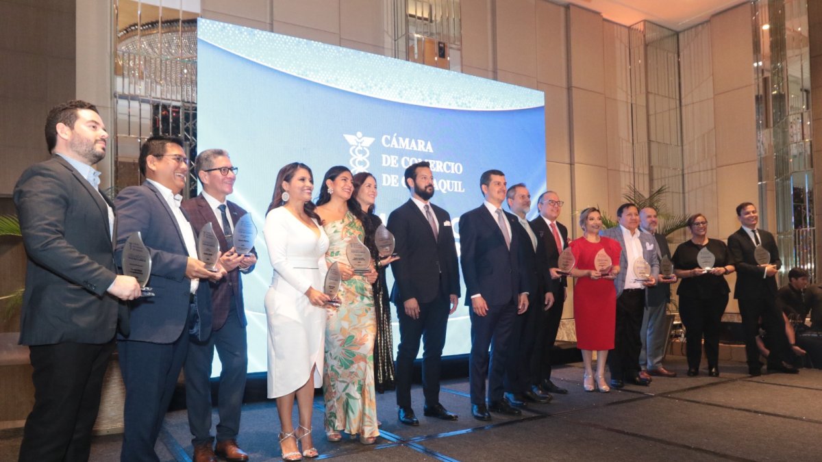 Voces por la Libertad 2025, premios de la Cámara de Comercio de Guayaquil, destacó el papel del periodismo frente a la violencia, la polarización y los desafíos institucionales.