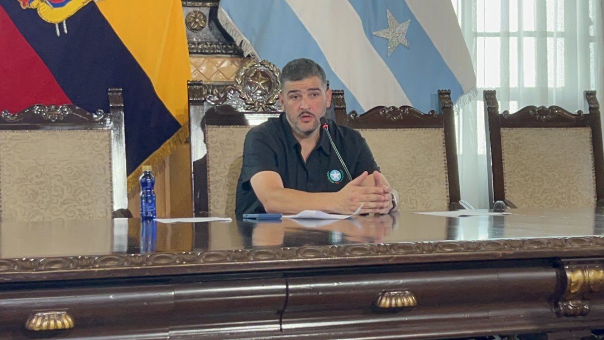 Aquiles Álvarez, alcalde de Guayaquil, es investigado por la Fiscalía General del Estado por presunta comercialización y distribución ilegal de combustibles.