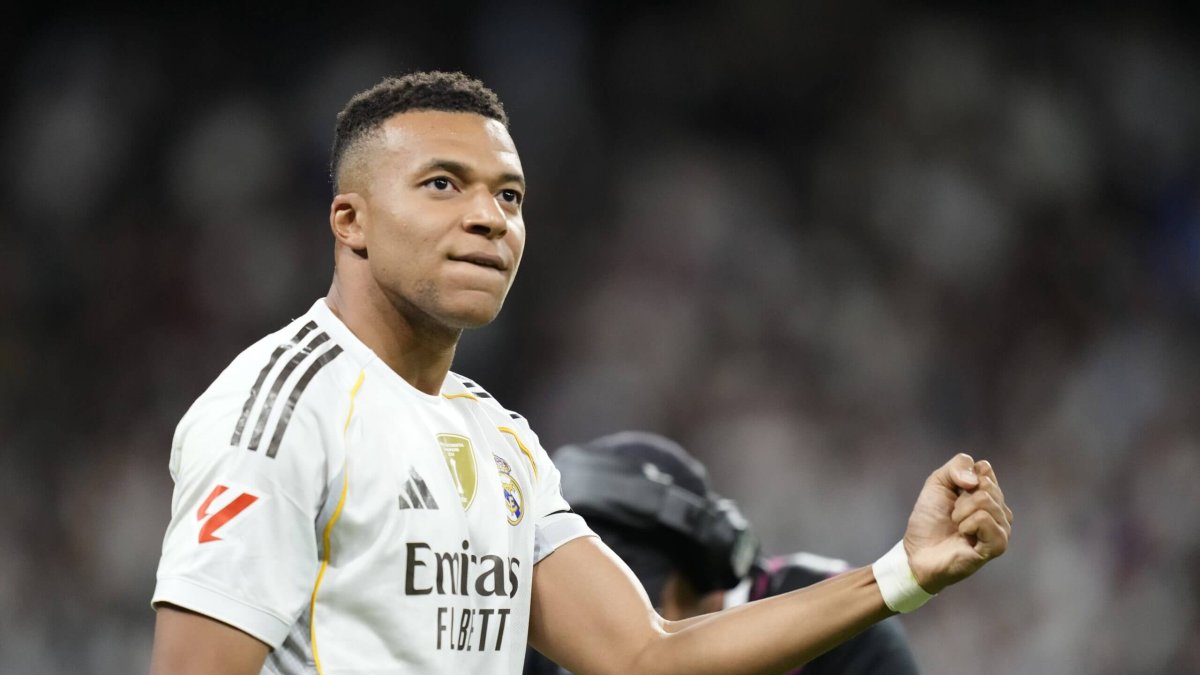 Kylian Mbappé se recuperó y comandará el ataque del Real Madrid.
