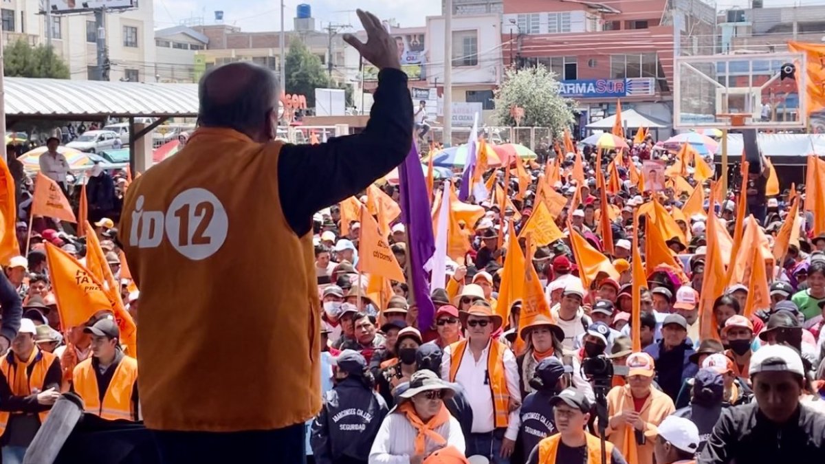 Militantes y delegados de la Izquierda Democrática se reunieron en Portoviejo para realizar la convención del partido, el 13 de diciembre del 2025.