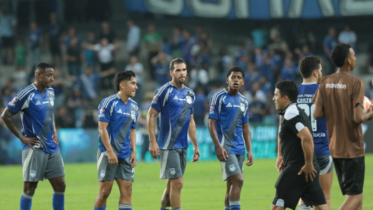 Emelec en uno de los últimos partido del 2025 en el estadio George Capwell.