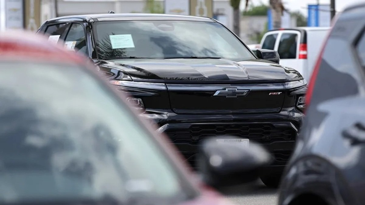 Las consumidores adelantaran la compra de sus vehículos para evitar el aumento de precios.