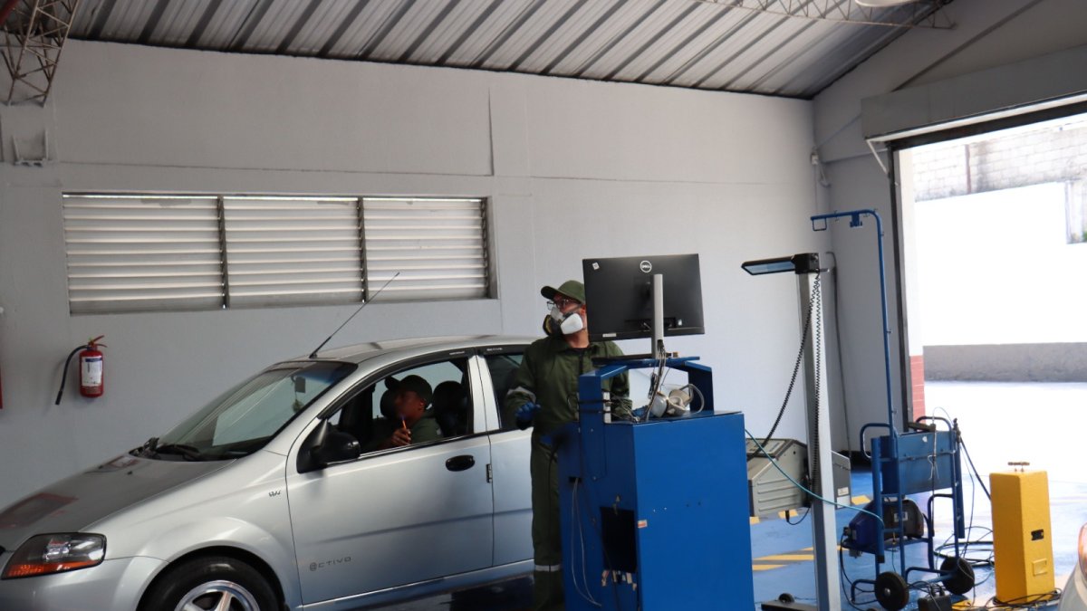 Hasta noviembre de 2025, 389.247 vehículos aprobaron la revisión vehicular en Quito.