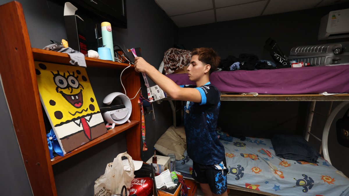 Christopher Paredes, seleccionado de patinaje, vive en la concentrado que la federación tiene en el COE.