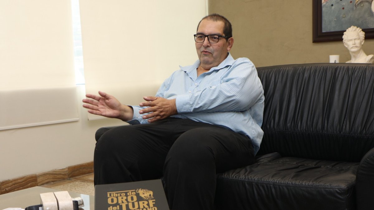 Xavier Muñoz fue uno de los colaboradores en los tomos hípicos.