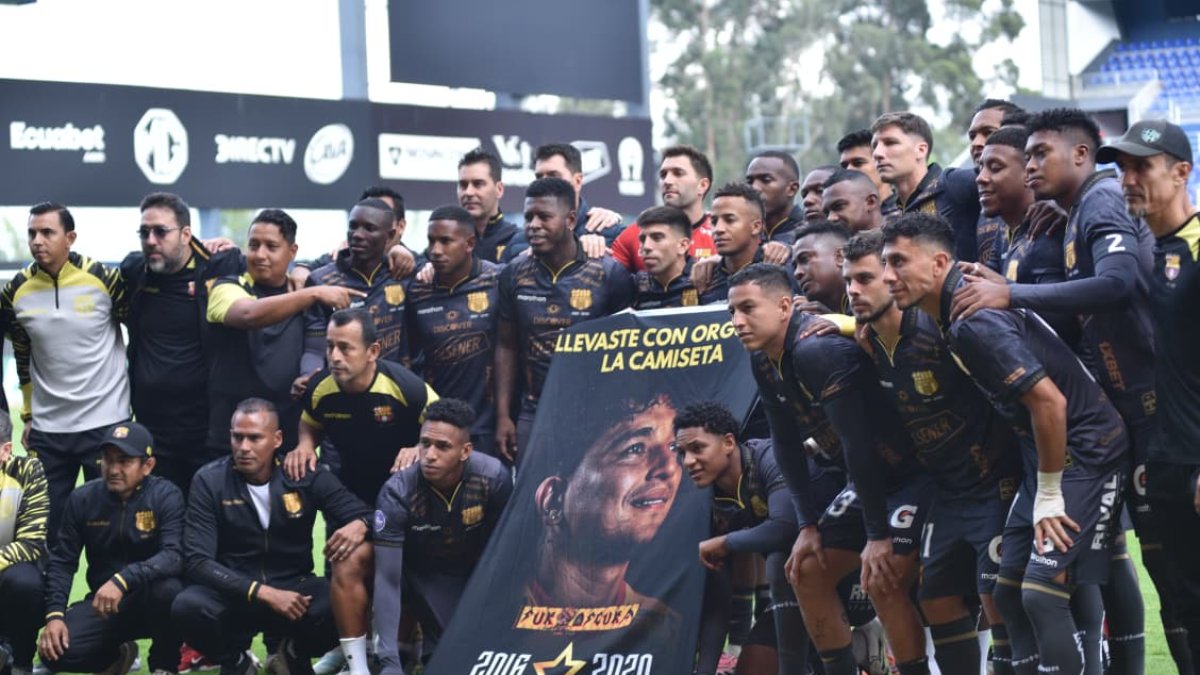 Mario Pineida, presente sin estar: el homenaje que rompió corazones.