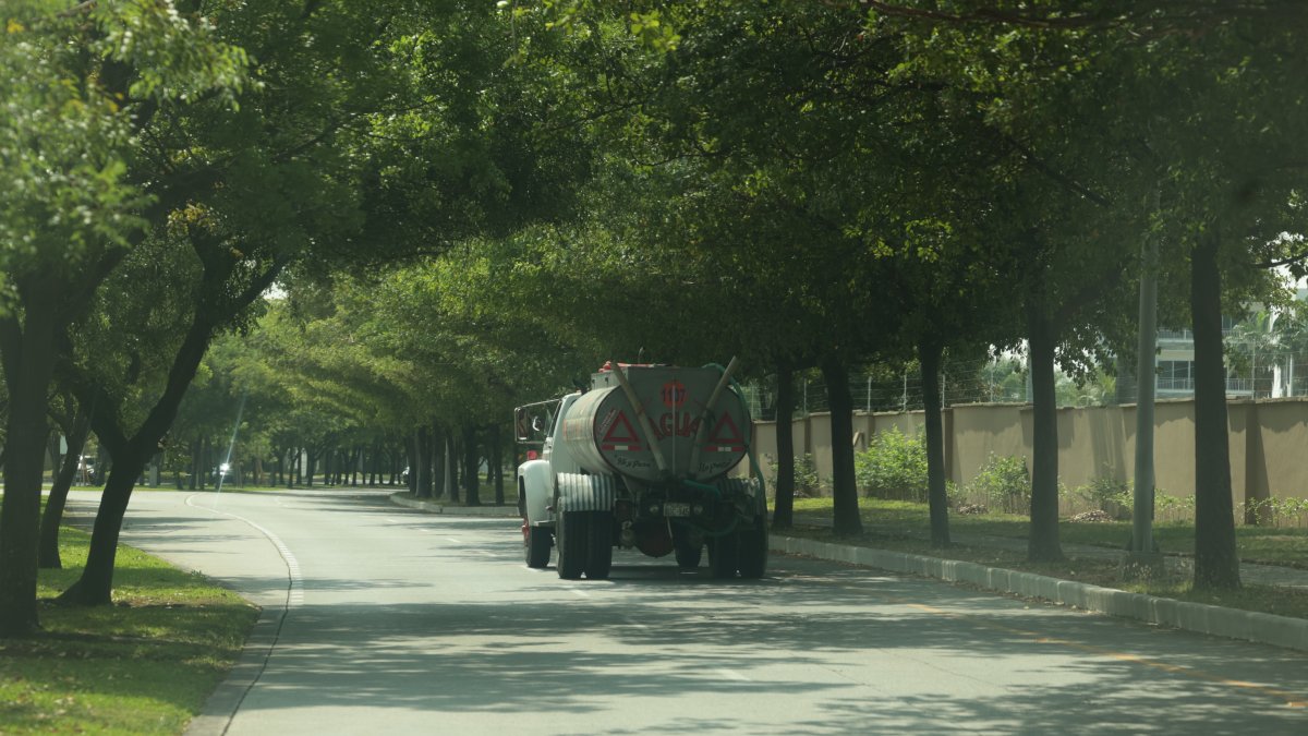 Un tanquero en Mocolí.