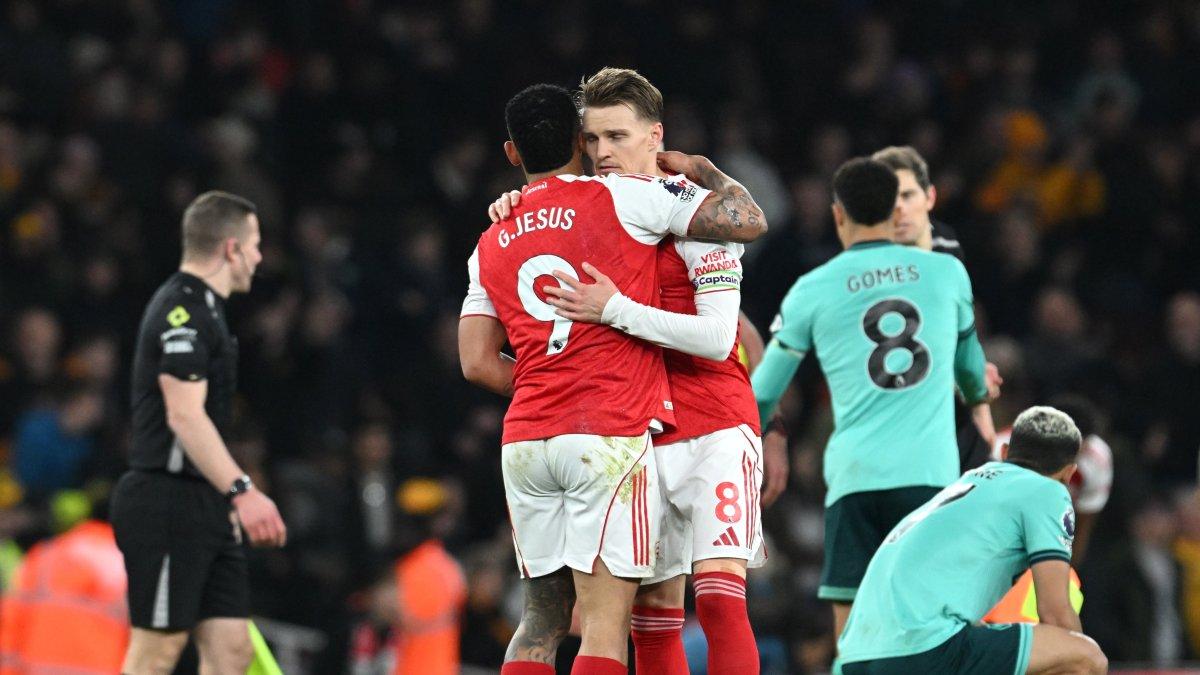 Arsenal busca trasladar su buen momento en la Premier League a la Copa de la Liga.