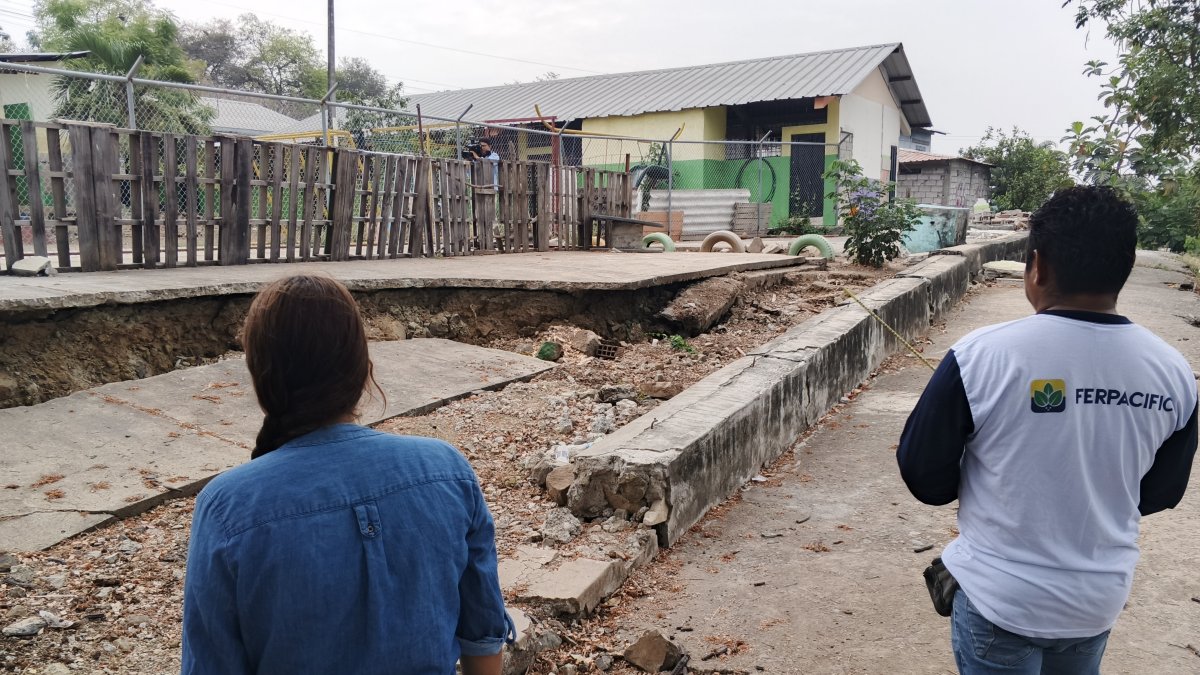 Debido al hundimiento de la escuela, los niños fueron enviados a clases virtuales, pero no todos tienen acceso a Internet.