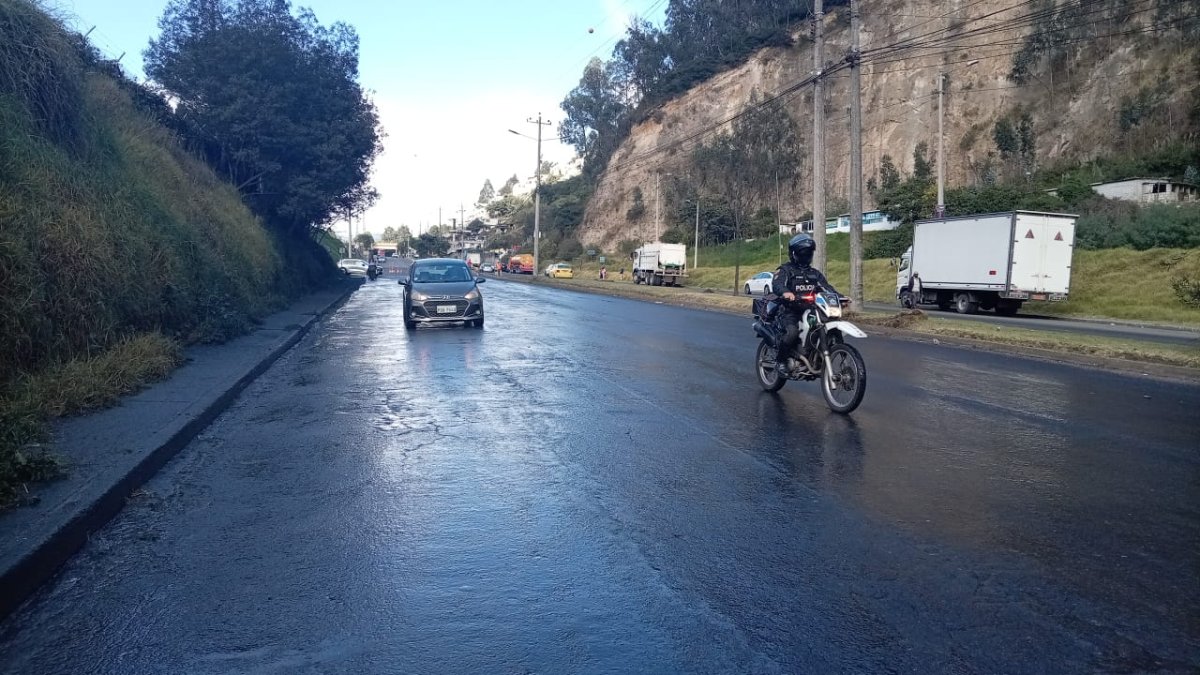 La mañana de este 26 de diciembre ocurrió un siniestro en el cruce de las calles De las Palmeras y Eloy Alfaro.