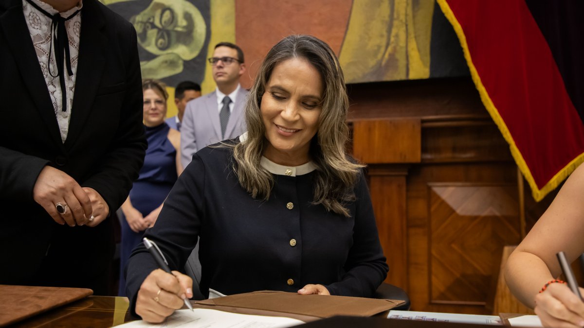 Alexandra Villacís envió un oficio al CPCCS solicitando que, antes de resolver el pedido de la Judicatura, se verifique el supuesot impedimento. 
