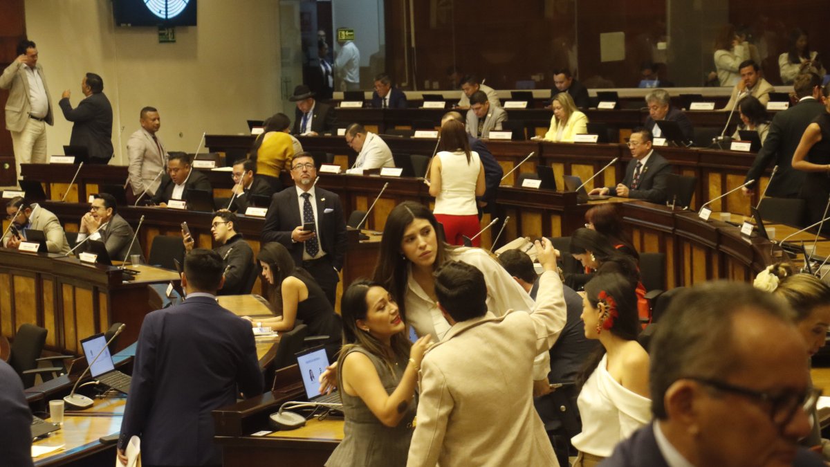 Legislación. El bloque de ADN cuenta con 68 legisladores propios por lo que necesita de los aliados para completar los 77 votos que exige la mayoría absoluta para aprobar las leyes en l Pleno.