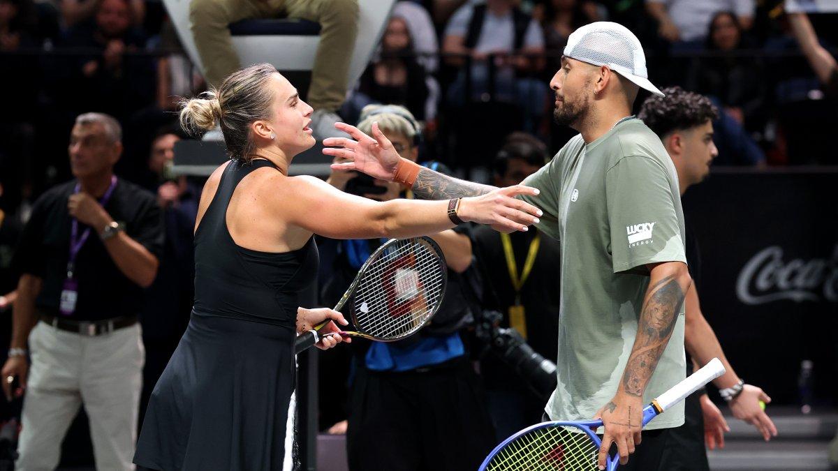 Aryna Sabalenka (i) y Nick Kyrgios (d) se enfrentaron en Dubai en la 'batalla de los sexos'.