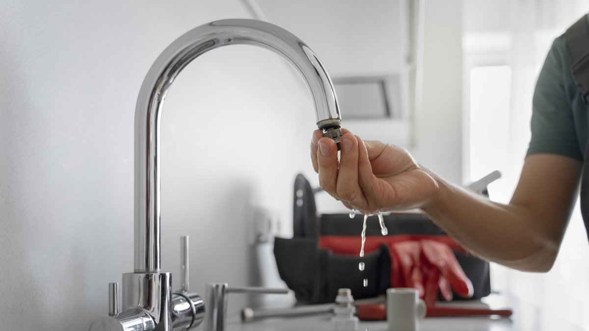 Referencial. Interagua anuncia corte de agua emergente en el norte de Guayaquil.