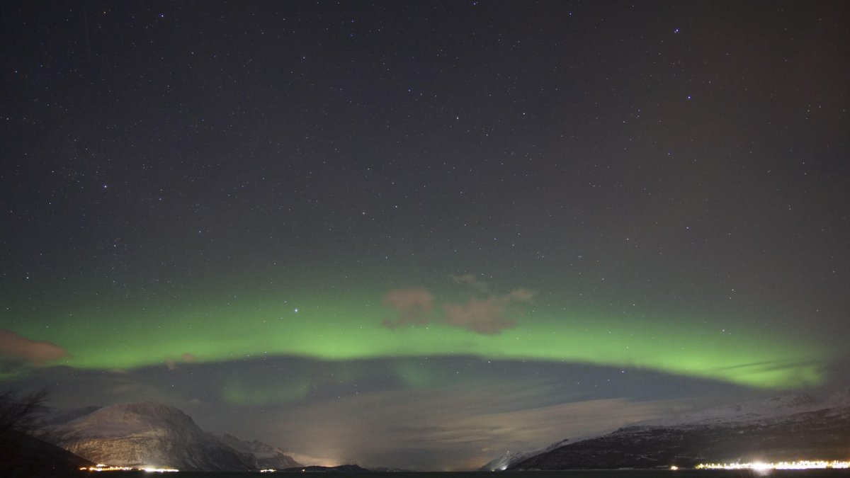 Imagen de una aurora boreal en 2024 en Finlandia, cerca del Círculo Polar Ártico.
