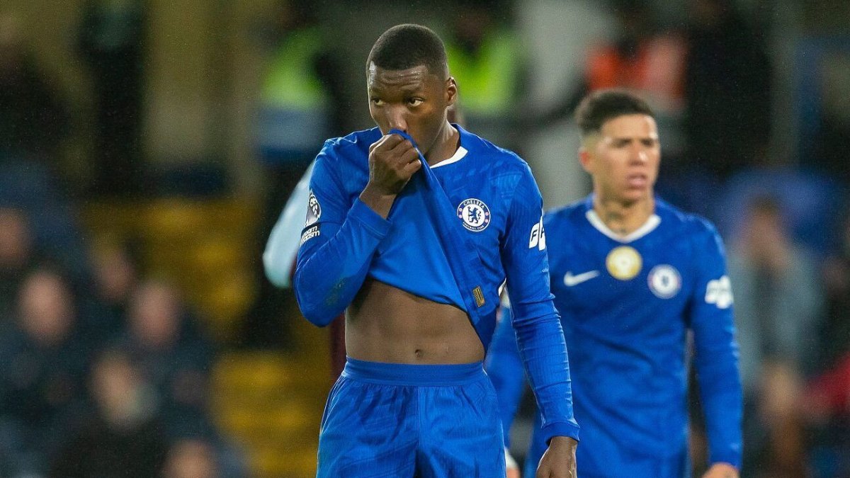 Moisés Caicedo se perderá el partido ante el Manchester City por acumulación de amarillas.