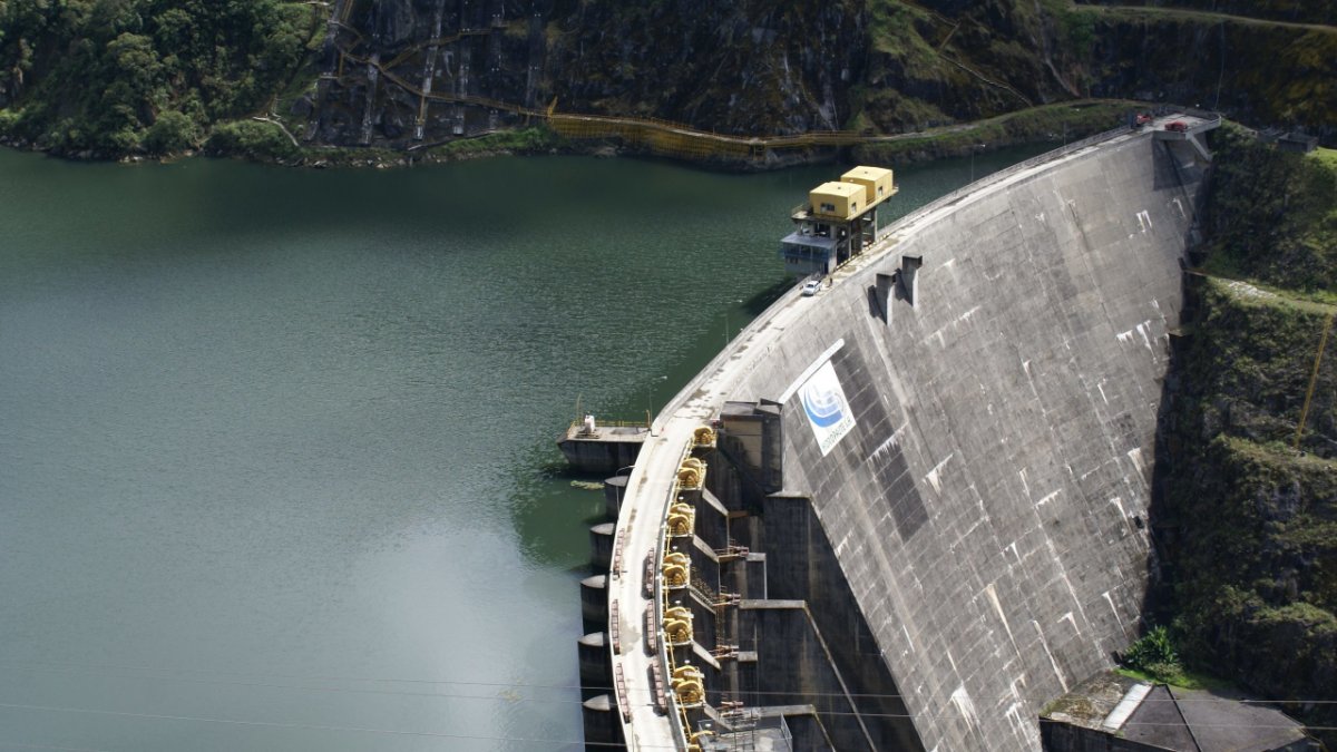 La reducción del caudal provoca que los embalses -donde se almacena agua para generar energía- se recarguen más lentamente (foto referencial).