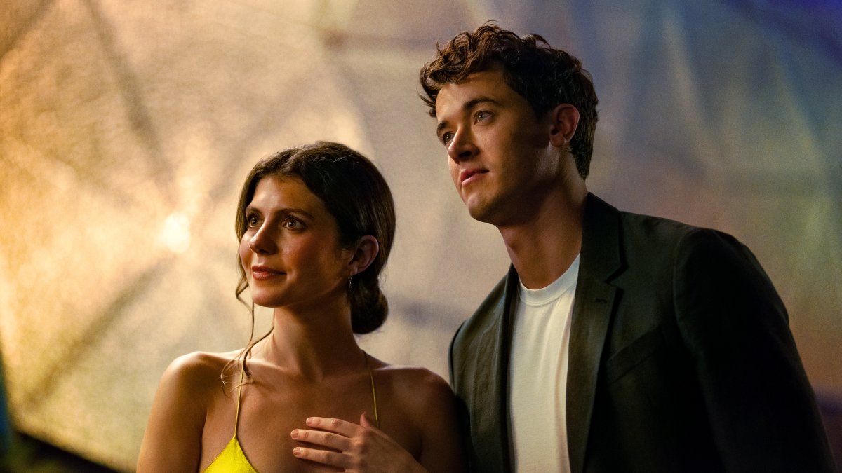 Escena de la película People We Meet on Vacation de Netflix.