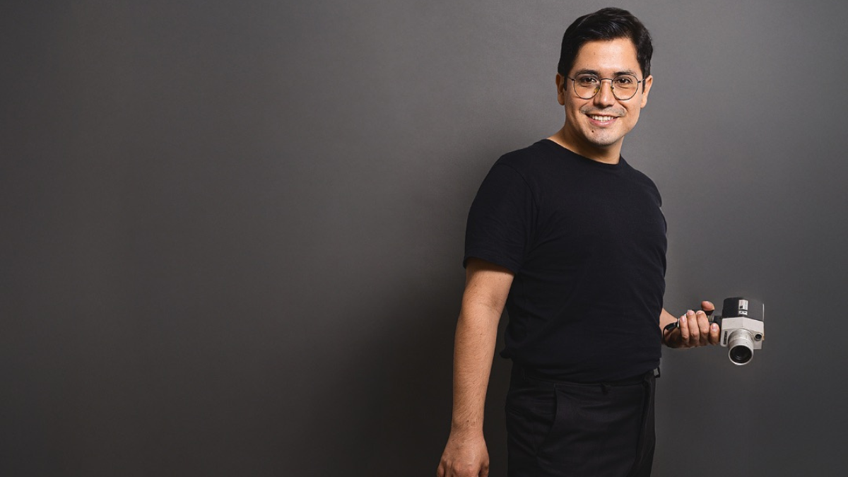 Víctor Estrada, docente de la ESPOL y cineasta ecuatoriano, falleció en Guayaquil por una bala perdida.