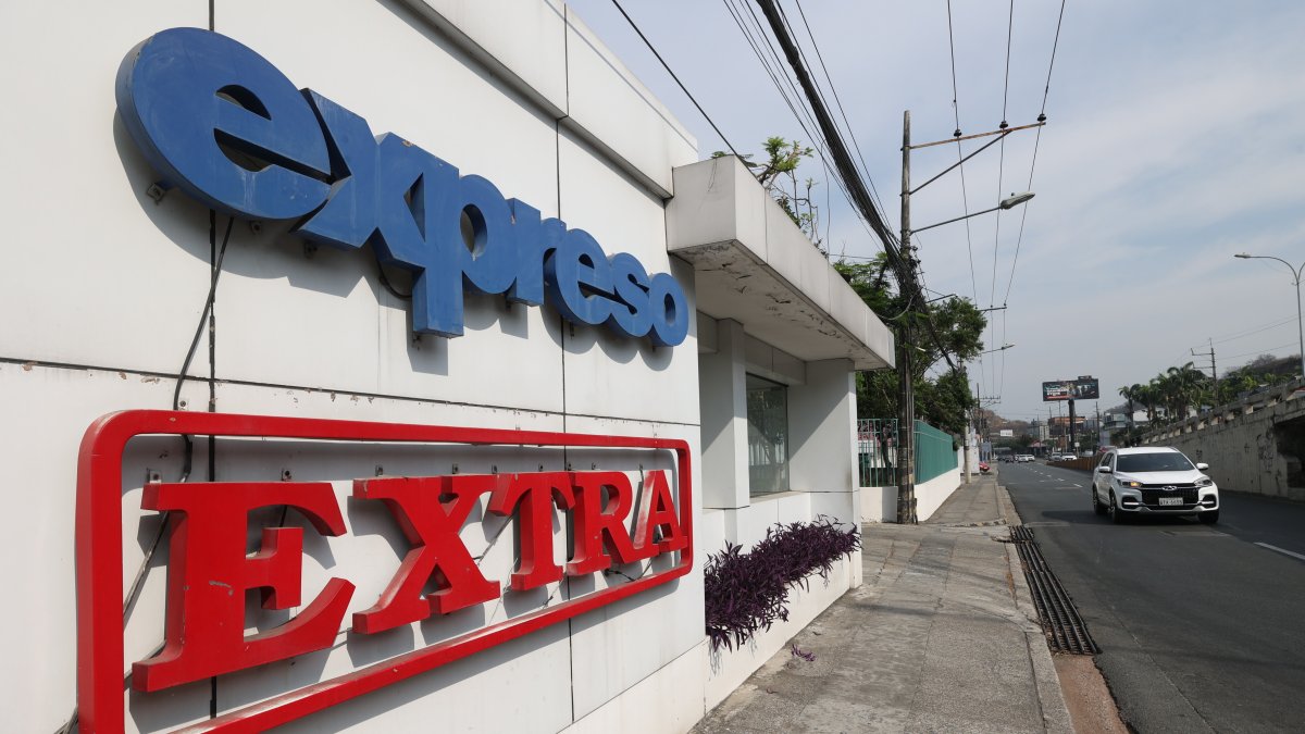 EXPRESO y EXTRA continúan su labor periodística pese a denuncias de presión por parte del Gobierno ecuatoriano.