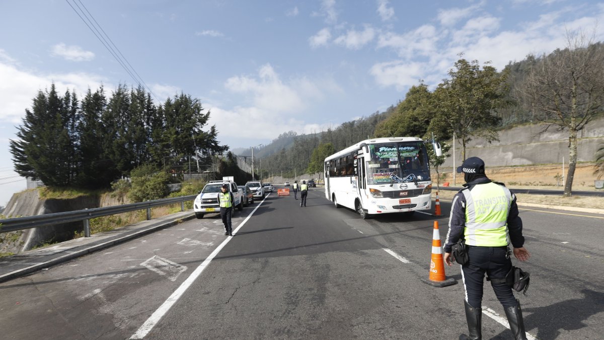 En la Ruta Viva y av. Simón Bolívar los controles se enfocan en el transporte pesado.