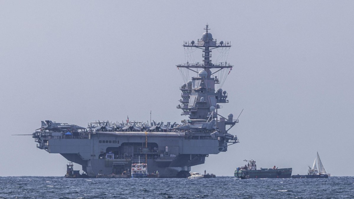El portaviones nuclear estadounidense USS Gerald R. Ford en Palma (España).