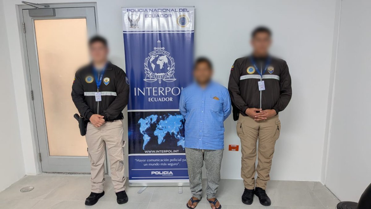 La Policía Nacional ejecutó el 2 de enero de 2025 la extradición activa de un ciudadano peruano requerido por la justicia ecuatoriana por el presunto delito de abuso sexual.