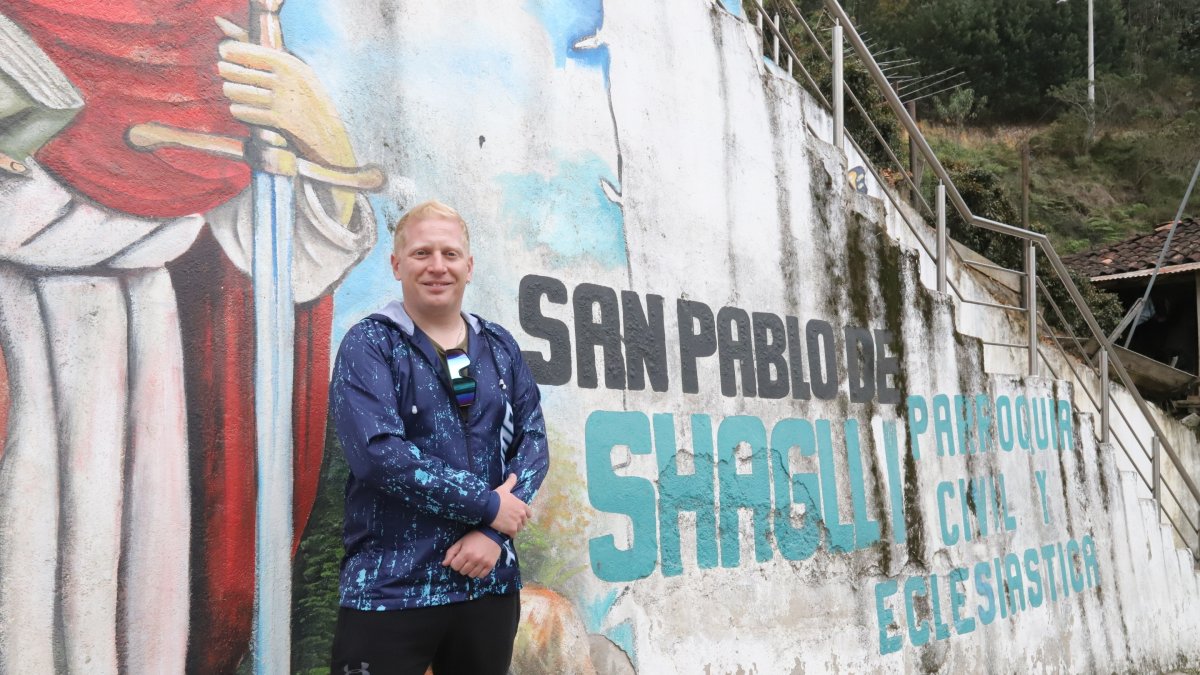 Iván Guerra en la parroquia San Pablo de Shaglli, del cantón Santa Isabel, de la provincia de Azuay.