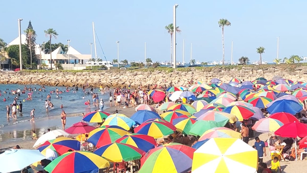 Los balnearios de la provincia de Santa Elena se coparon de turistas.
