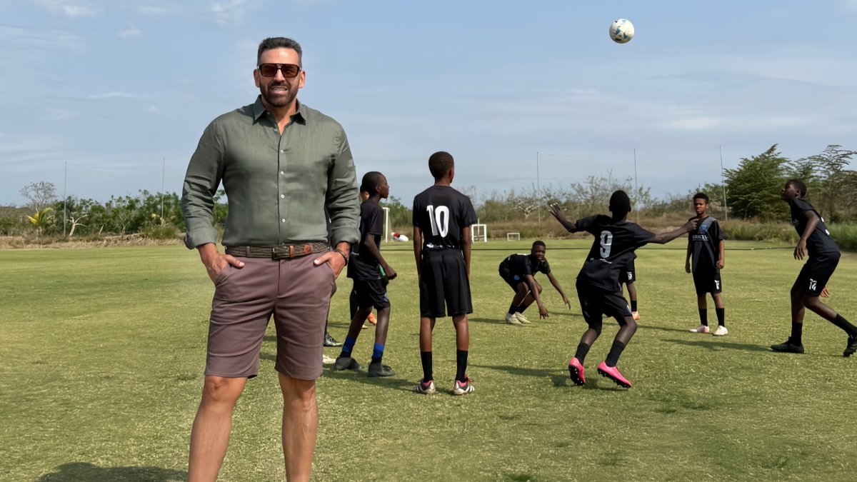 Hace cuatro años formó este club que juega más allá del marcador.